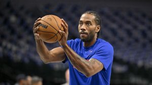 Clippers Star Kawhi Leonard Set to Miss 'Indefinite' Period of Time Due to Knee Issue