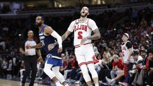 Former Lakers Guard Lonzo Ball Reacts to First Game in Over Two Years