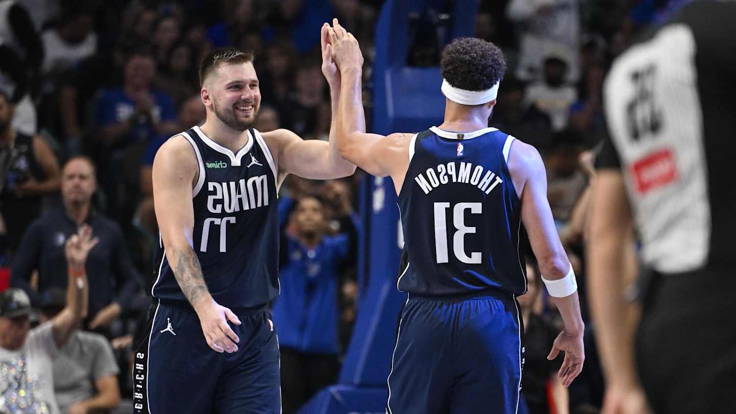 Klay Thompson Looks Like a Perfect Fit in ‘Mavs Blue’ Debut