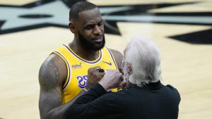 LeBron James Had Touching Message for Gregg Popovich After Spurs Coach's Stroke