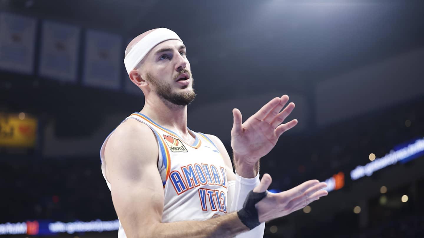 NBA Fans Loved Alex Caruso’s Absolutely Brutal Screen Moments After Being Hurt