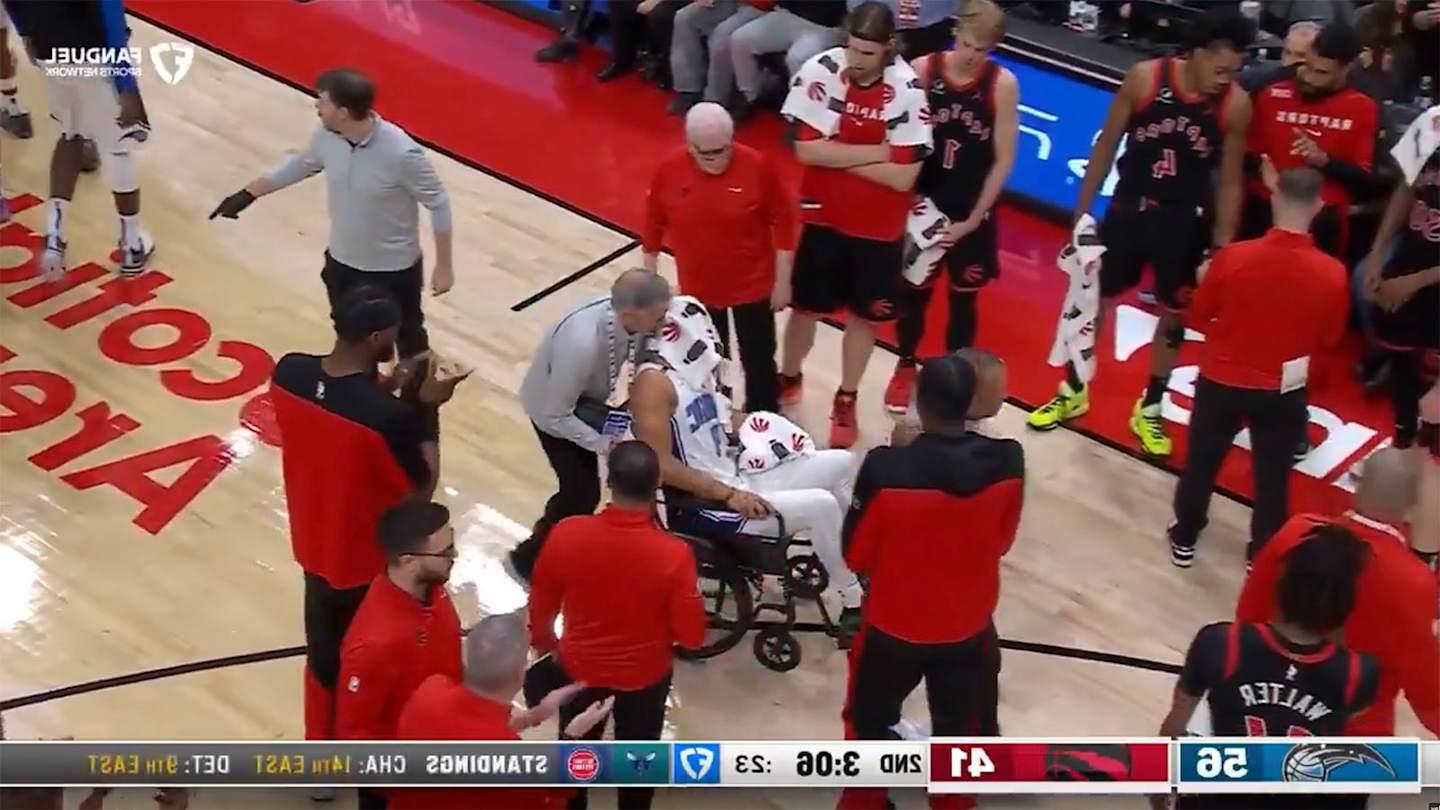 Magic's Jalen Suggs Taken Off Court Via Wheelchair With Non-Contact Back Injury