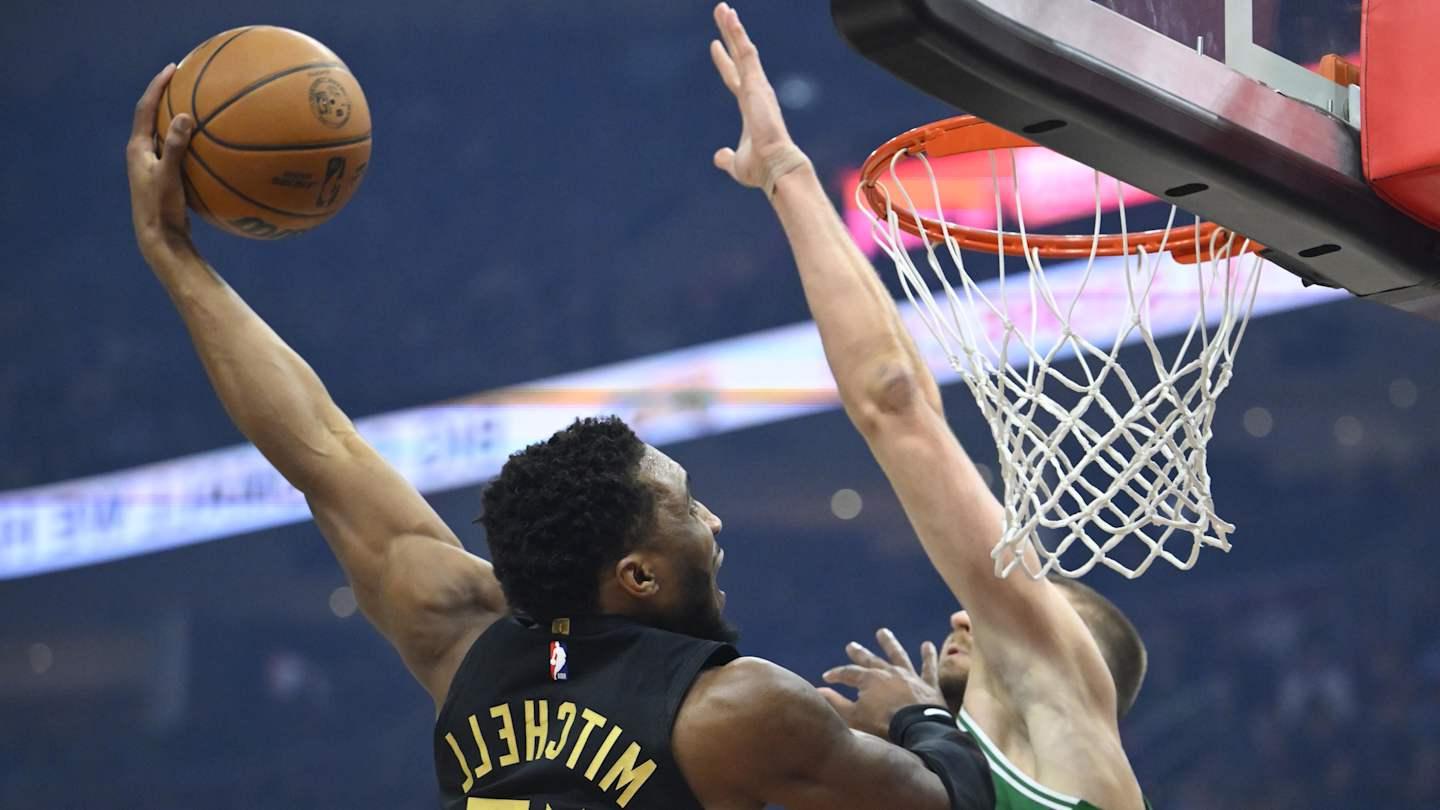 Donovan Mitchell Enters Dunk of the Year Talks With Poster Over Kristaps Porzingis