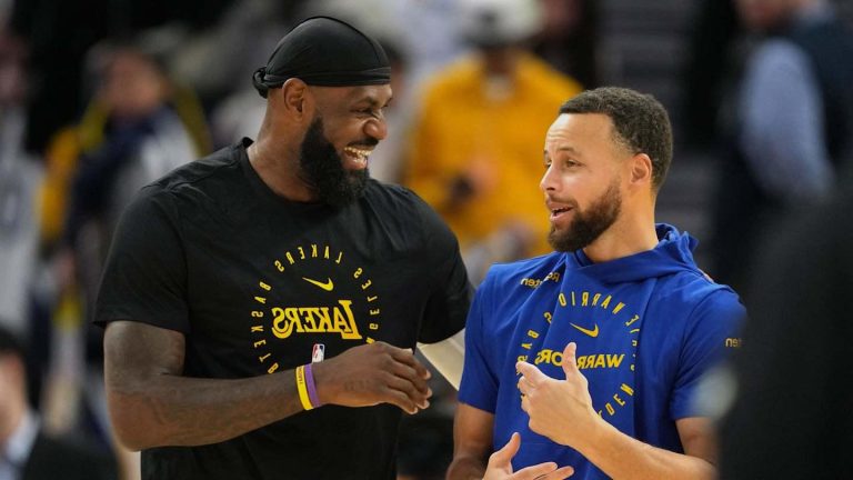 LeBron James Cheers Steph Curry's Epic 4,000 Career Threes!