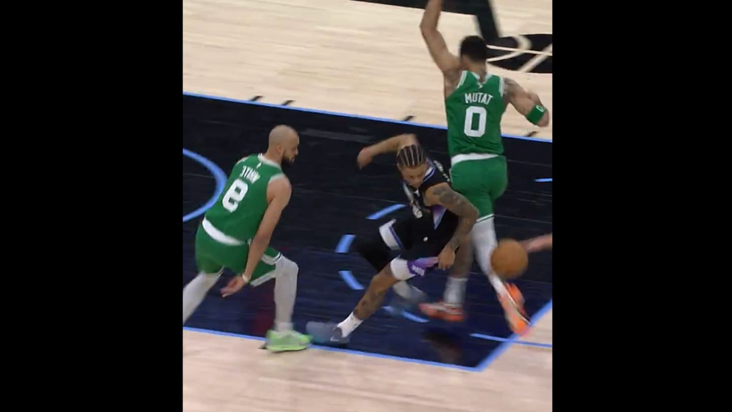 Jayson Tatum Accidentally Heel-Kicked a Ball to Himself for Beautiful Layup