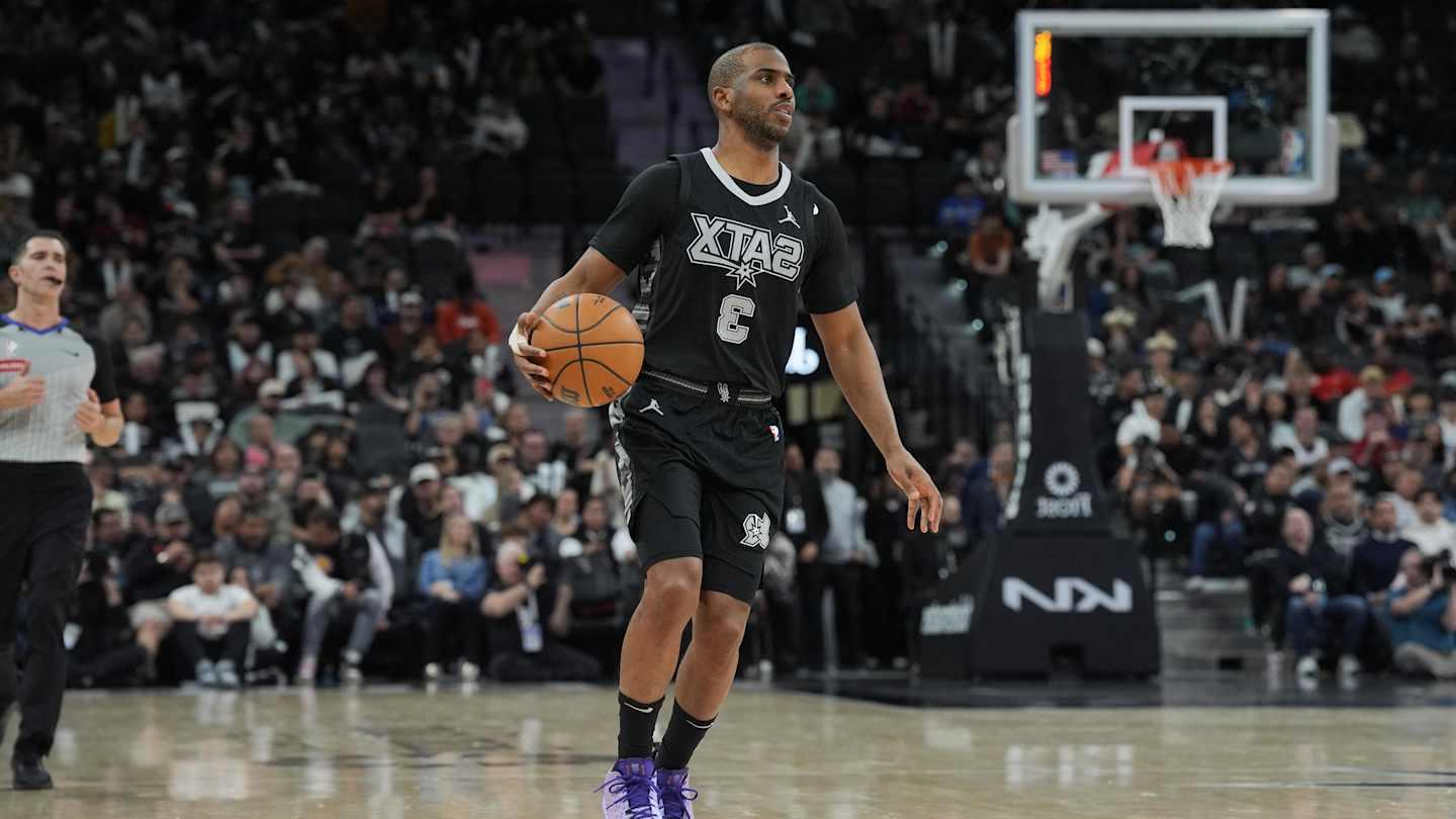 Clippers Executive Opens the Door to Reunion With Chris Paul