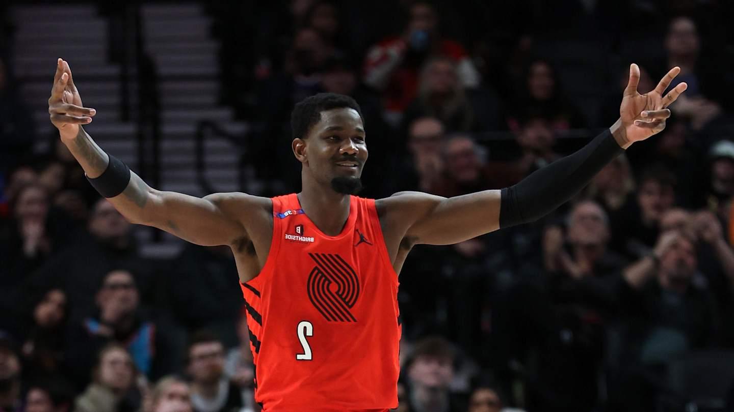 Deandre Ayton Will Become a Free Agent After Contract Buyout With Trail Blazers