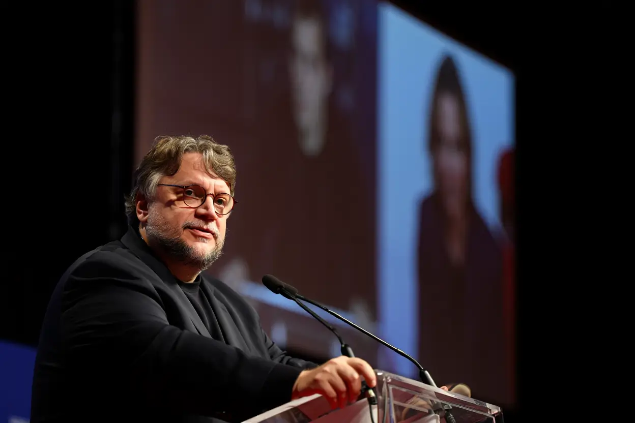 Del Toro’s “Religion” Line And The 15-Minute Ovation That Rewrote Frankenstein’s Venice Debut