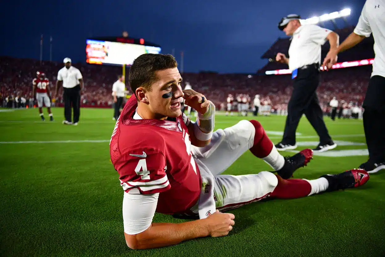 6 Week 2 NFL Injuries Reveal 2025 Danger For Playoff Hopes, What Changes