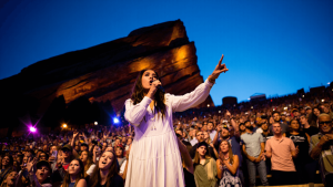 Gracie Abrams’ Red Rocks Show Reveals Spatial Audio Release On Oct 29, 2025 - Why It Matters Now