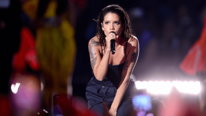 “This Is Fucking Crazy” Sparks Fan Debate Over Halsey’s 10-Year Tour In 2025