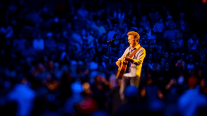 CMA Awards 59th: Vince Gill honors Willie Nelson Lifetime Achievement Award Nov. 19