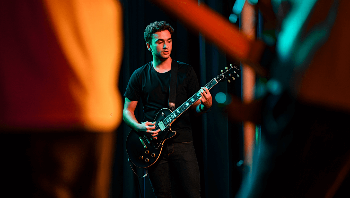 Mk.gee makes SNL debut with Bill Burr, rising guitarist praised by Eric Clapton