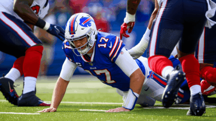 Josh Allen takes hard hit, shoulder goes numb vs Texans but returns without missing snap