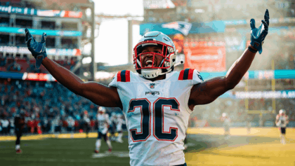 Stefon Diggs reaches 11,000 career yards, wins game for Patriots with final play