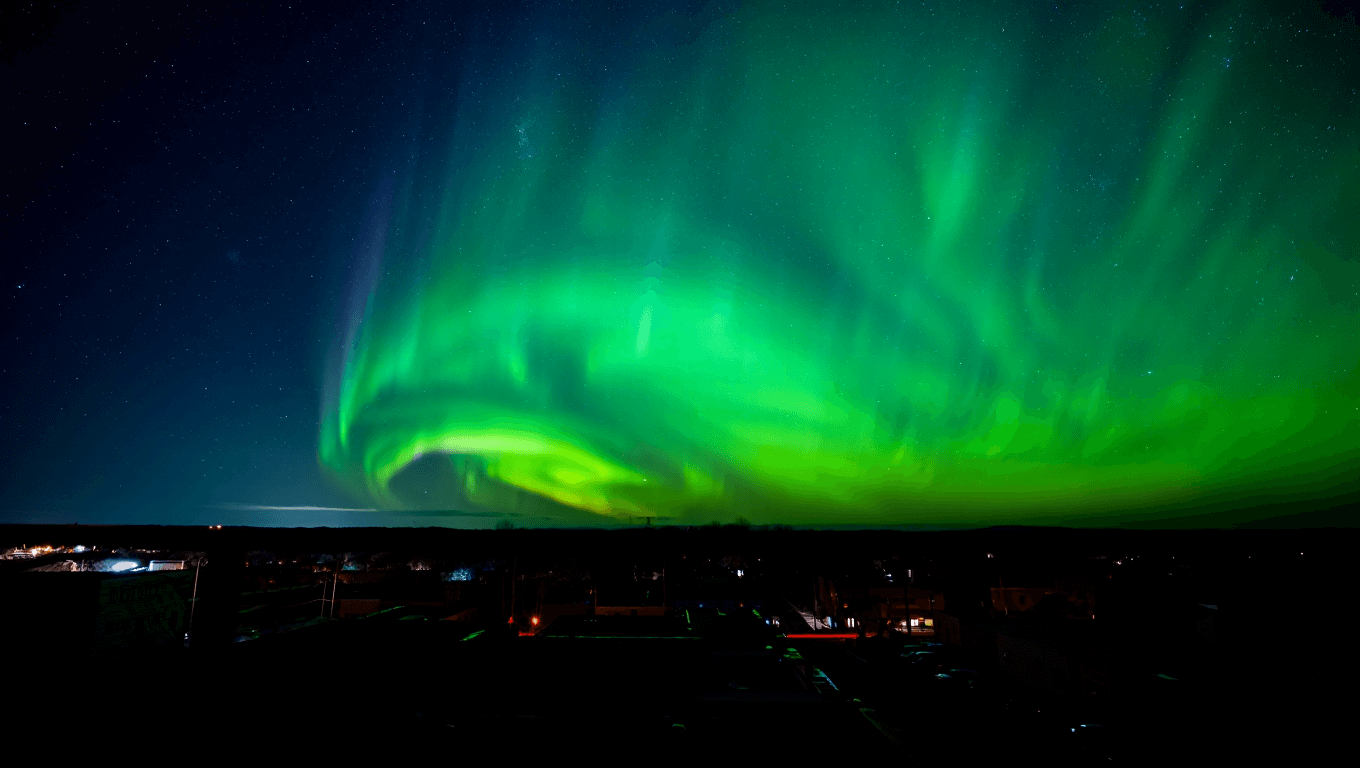 Northern lights illuminate Omaha tonight as G4 geomagnetic storm peaks