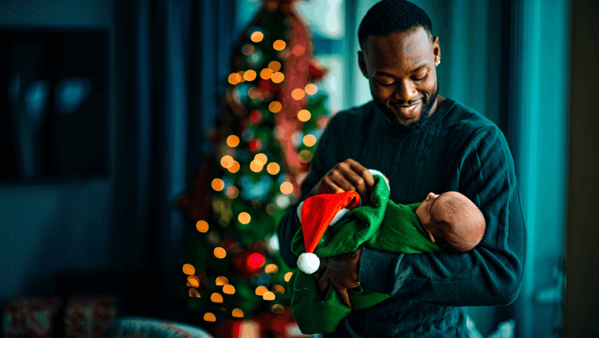Stefon Diggs shared rare Christmas photos of all 3 kids, here's his newborn with Cardi B