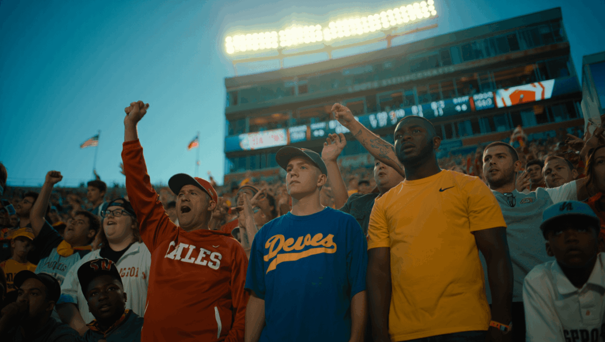 Football on TV today: 8 college bowls plus Texans-Chargers, Ravens-Packers highlight Saturday slate