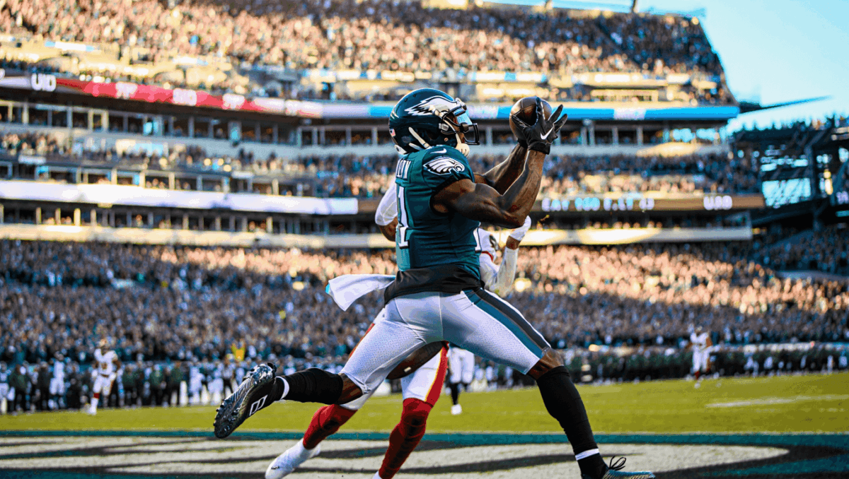 A.J. Brown hits 5,000 yards, becomes Eagles legend as Philadelphia clinches playoff seeding vs. Bills