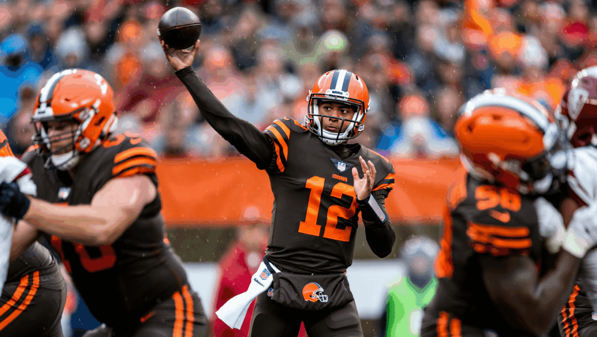 Cleveland Browns players shock Steelers 13-6, Shedeur Sanders leads upset with strong performance in Week 17 finale