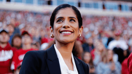 Fernando Mendoza's aunt goes viral during Peach Bowl as cameras can't