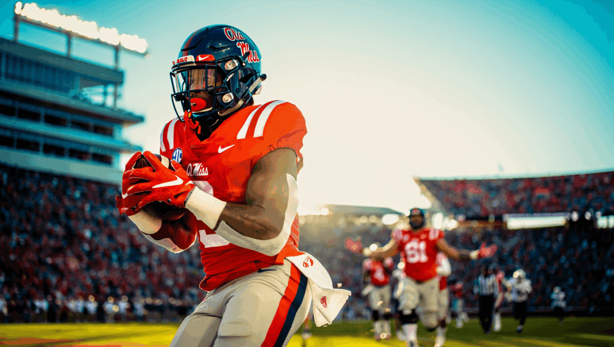 Lacy scores 73-yard TD to give Ole Miss lead in Fiesta Bowl tonight