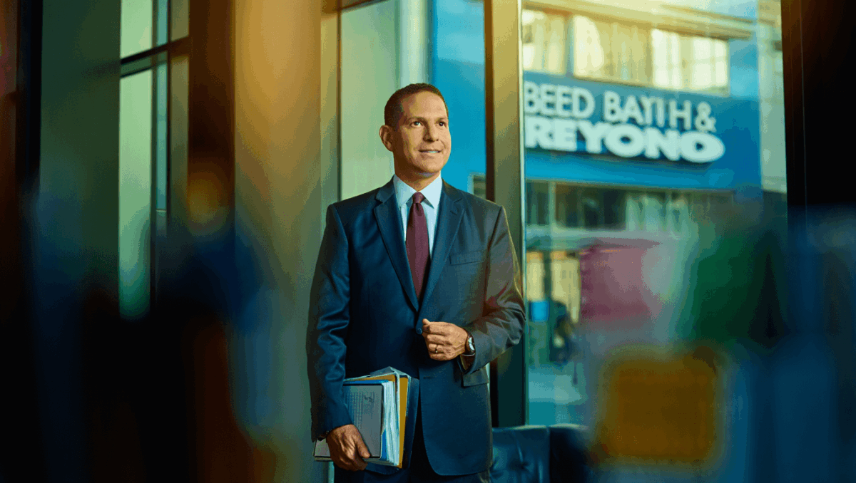 Marcus Lemonis takes CEO role at Bed Bath & Beyond with $25M cost-cutting plan and watch what industry experts are saying about his next move