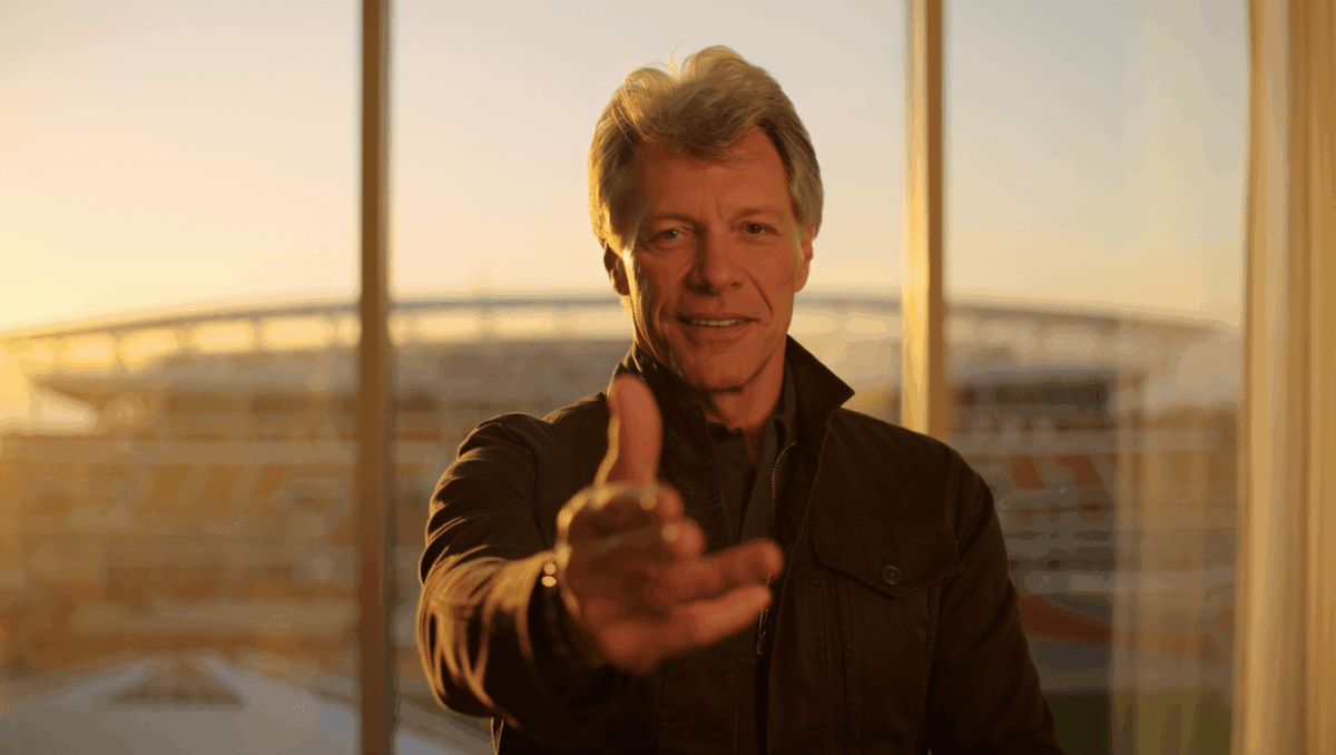 Jon Bon Jovi introduces Patriots at Super Bowl today in California